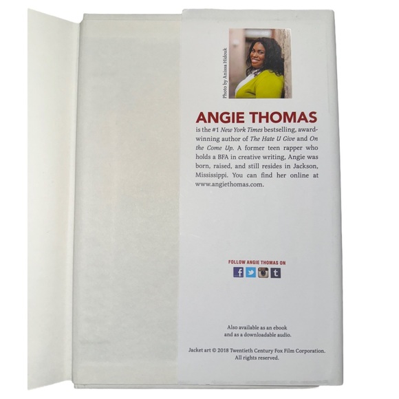 Book - The Hate U Give by Angie Thomas - Picture 4 of 6